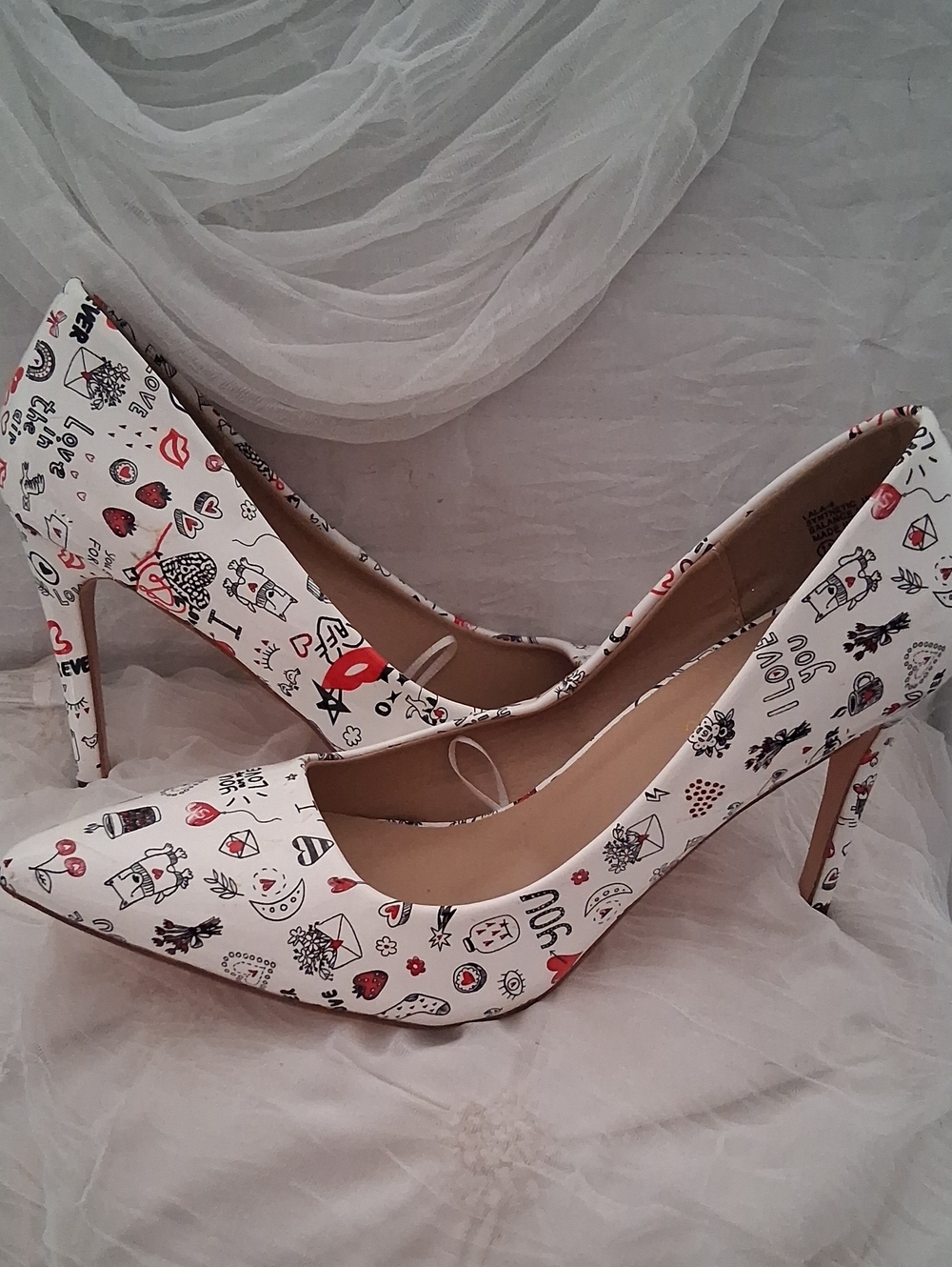 Chase + Chloe White Pointed-Toe Stiletto Heels with Black & Red Graphic Print